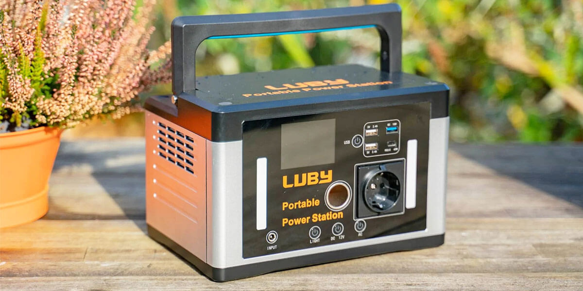 comparing outdoor generators and portable power stations